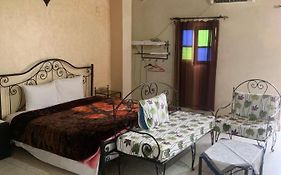 باب المدينة